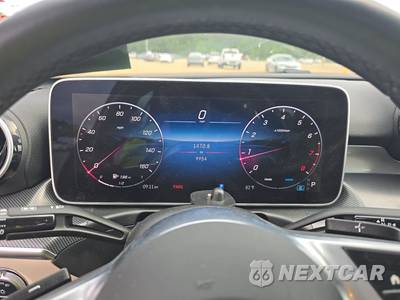 2025 Mercedes-Benz C 300 - zdjęcie 12 z 18 - miniatura