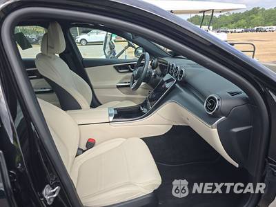 2025 Mercedes-Benz C 300 - zdjęcie 8 z 18 - miniatura