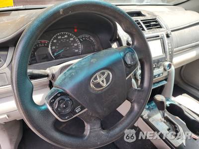 2014 Toyota Camry LE - zdjęcie 10 z 26 - miniatura