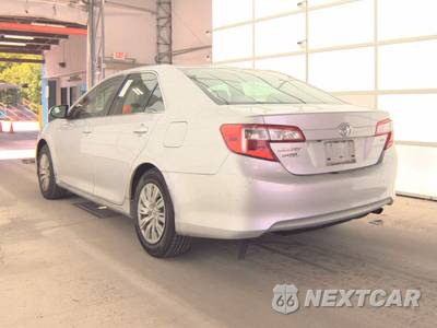 2014 Toyota Camry LE - zdjęcie 6 z 26 - miniatura
