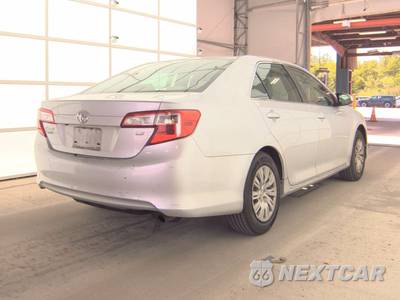2014 Toyota Camry LE - zdjęcie 4 z 26 - miniatura