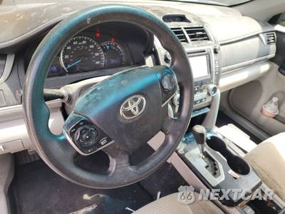 2014 Toyota Camry LE - zdjęcie 11 z 26 - miniatura