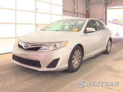 2014 Toyota Camry LE - zdjęcie 1 z 26 - miniatura