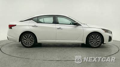 2025 Nissan Altima SV - zdjęcie 8 z 12 - miniatura