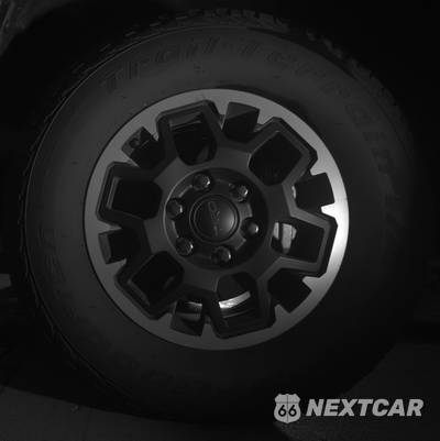 2025 Toyota Tacoma TRD Off-Road Crew Cab Medium Bed - zdjęcie 9 z 12 - miniatura