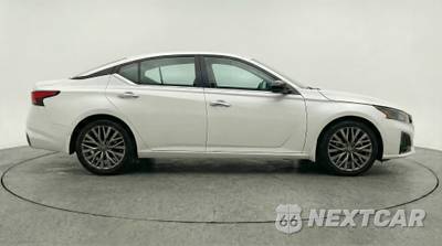 2025 Nissan Altima SV - zdjęcie 8 z 12 - miniatura