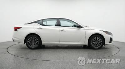 2025 Nissan Altima SV - zdjęcie 8 z 12 - miniatura