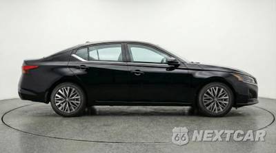 2025 Nissan Altima SV - zdjęcie 8 z 12 - miniatura