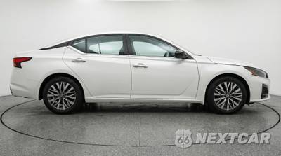2025 Nissan Altima SV - zdjęcie 8 z 12 - miniatura