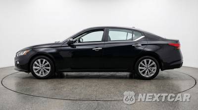 2025 Nissan Altima SV - zdjęcie 4 z 12 - miniatura