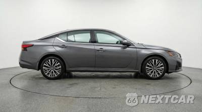 2025 Nissan Altima SV - zdjęcie 8 z 12 - miniatura