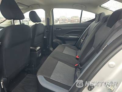 2025 Nissan Versa SV - zdjęcie 13 z 17 - miniatura