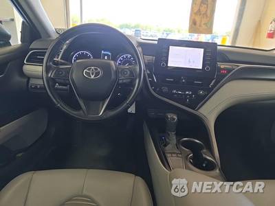 2022 Toyota Camry SE - zdjęcie 8 z 20 - miniatura