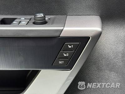 2023 Toyota Sequoia Platinum - zdjęcie 16 z 48 - miniatura