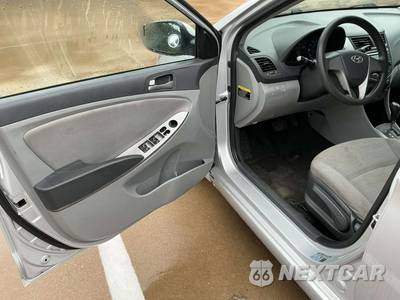 2016 Hyundai Accent SE Sedan - zdjęcie 7 z 18 - miniatura