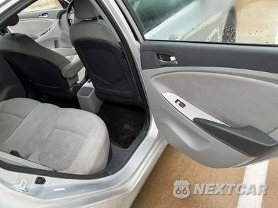 2016 Hyundai Accent SE Sedan - zdjęcie 12 z 18 - miniatura