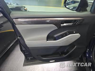 2021 Toyota Highlander Hybrid Platinum - zdjęcie 9 z 18 - miniatura