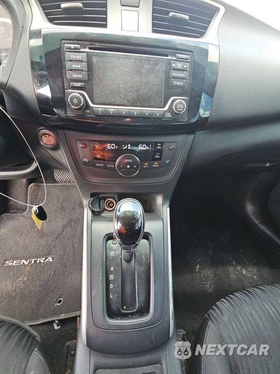 2018 Nissan Sentra SV - zdjęcie 11 z 34 - miniatura
