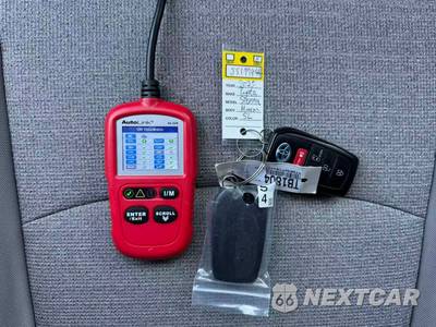 2025 Toyota Sienna LE 8-Passenger 120.5" WB - zdjęcie 17 z 34 - miniatura