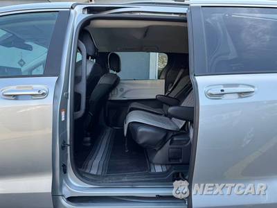2025 Toyota Sienna LE 8-Passenger 120.5" WB - zdjęcie 20 z 34 - miniatura