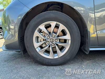 2025 Toyota Sienna LE 8-Passenger 120.5" WB - zdjęcie 32 z 34 - miniatura