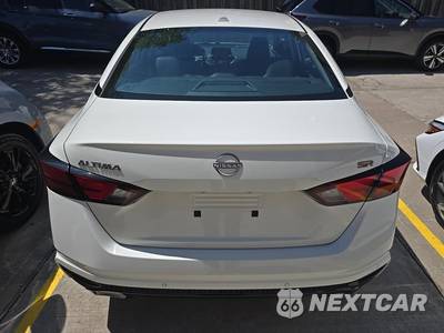 2025 Nissan Altima SR - zdjęcie 5 z 22 - miniatura