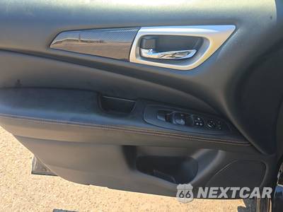 2019 Nissan Pathfinder SV - zdjęcie 9 z 23 - miniatura