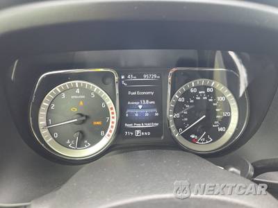 2018 Nissan TITAN SV Crew Cab Short Bed - zdjęcie 12 z 24 - miniatura
