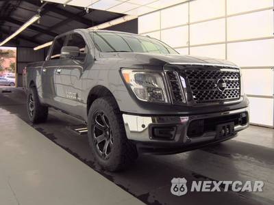 2018 Nissan TITAN SV Crew Cab Short Bed - zdjęcie 3 z 24 - miniatura