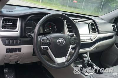 2015 Toyota Highlander XLE - zdjęcie 13 z 43 - miniatura
