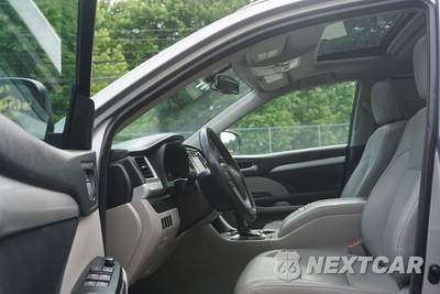 2015 Toyota Highlander XLE - zdjęcie 14 z 43 - miniatura