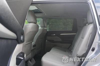 2015 Toyota Highlander XLE - zdjęcie 17 z 43 - miniatura
