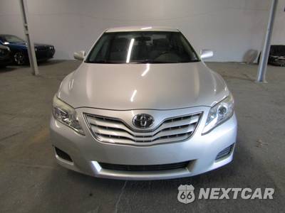 2010 Toyota Camry LE - zdjęcie 2 z 22 - miniatura