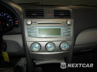 2010 Toyota Camry LE - zdjęcie 14 z 22 - miniatura