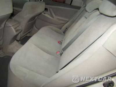 2010 Toyota Camry LE - zdjęcie 18 z 22 - miniatura