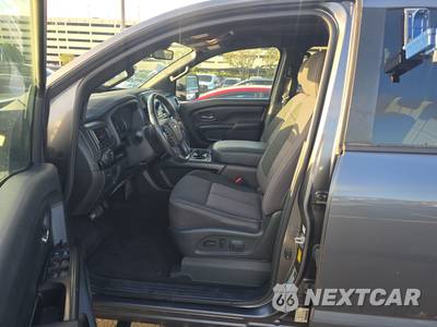 2023 Nissan TITAN SV Crew Cab Short Bed - zdjęcie 7 z 31 - miniatura