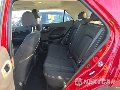 2025 Hyundai Venue SEL - zdjęcie 13 z 23 - miniatura