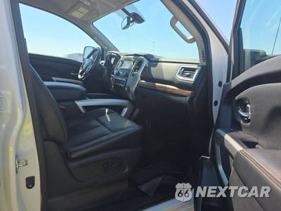 2017 Nissan TITAN XD SL Crew Cab Medium Bed - zdjęcie 8 z 33 - miniatura