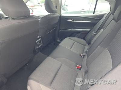 2025 Toyota Camry LE - zdjęcie 13 z 19 - miniatura