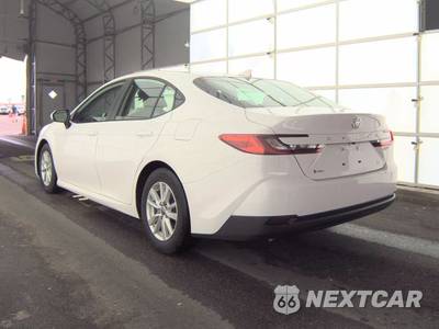 2025 Toyota Camry LE - zdjęcie 6 z 19 - miniatura