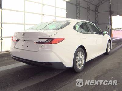 2025 Toyota Camry LE - zdjęcie 4 z 19 - miniatura