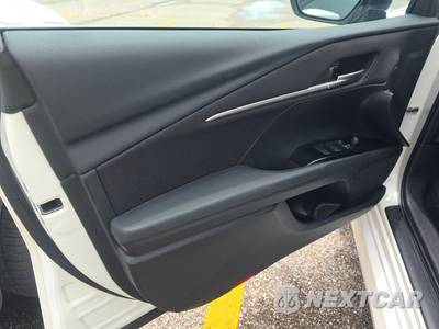 2025 Toyota Camry LE - zdjęcie 9 z 19 - miniatura