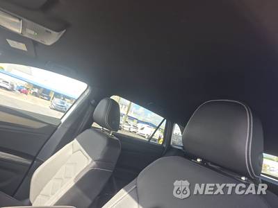 2025 Volkswagen Atlas Cross Sport 2.0T SE w/Technology - zdjęcie 18 z 24 - miniatura