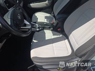 2025 Hyundai Venue SEL - zdjęcie 7 z 25 - miniatura