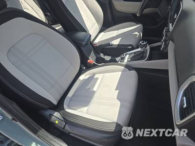 2025 Hyundai Venue SEL - zdjęcie 8 z 25 - miniatura