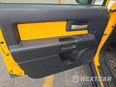 2009 Toyota FJ Cruiser w/Rear Doors - zdjęcie 9 z 41 - miniatura