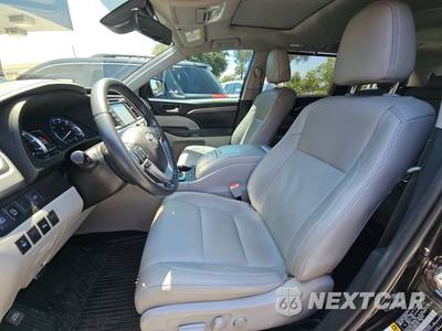 2019 Toyota Highlander Limited - zdjęcie 7 z 23 - miniatura