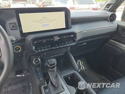 2025 Toyota Land Cruiser - zdjęcie 11 z 19 - miniatura