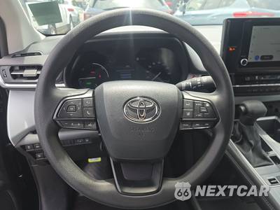 2026 Toyota Sienna LE 8-Passenger 120.5" WB - zdjęcie 10 z 20 - miniatura