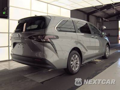 2026 Toyota Sienna LE 8-Passenger 120.5" WB - zdjęcie 4 z 20 - miniatura